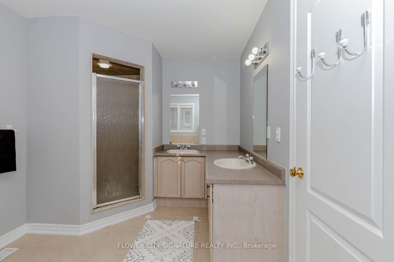1105 Field Dr