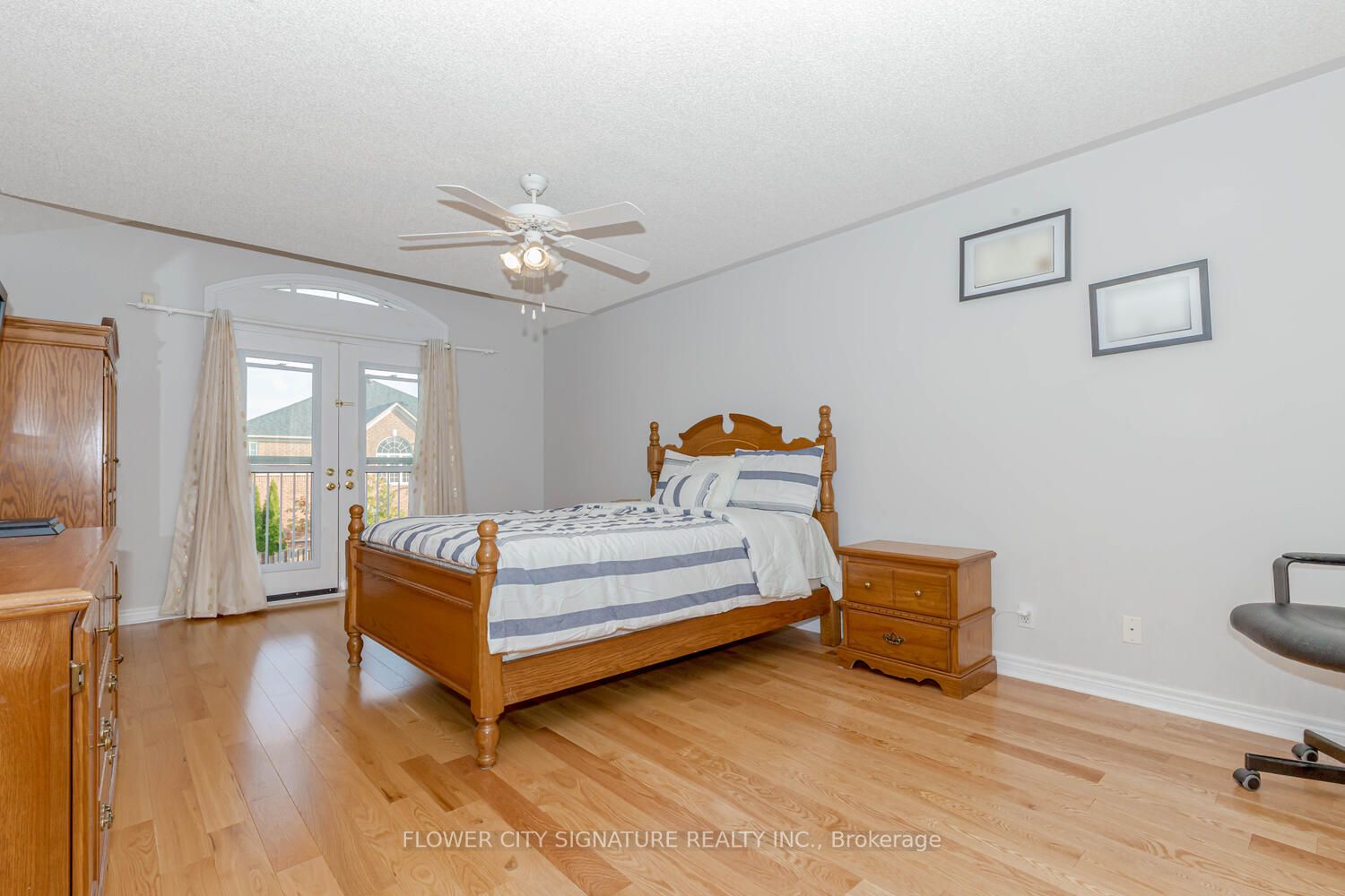 1105 Field Dr