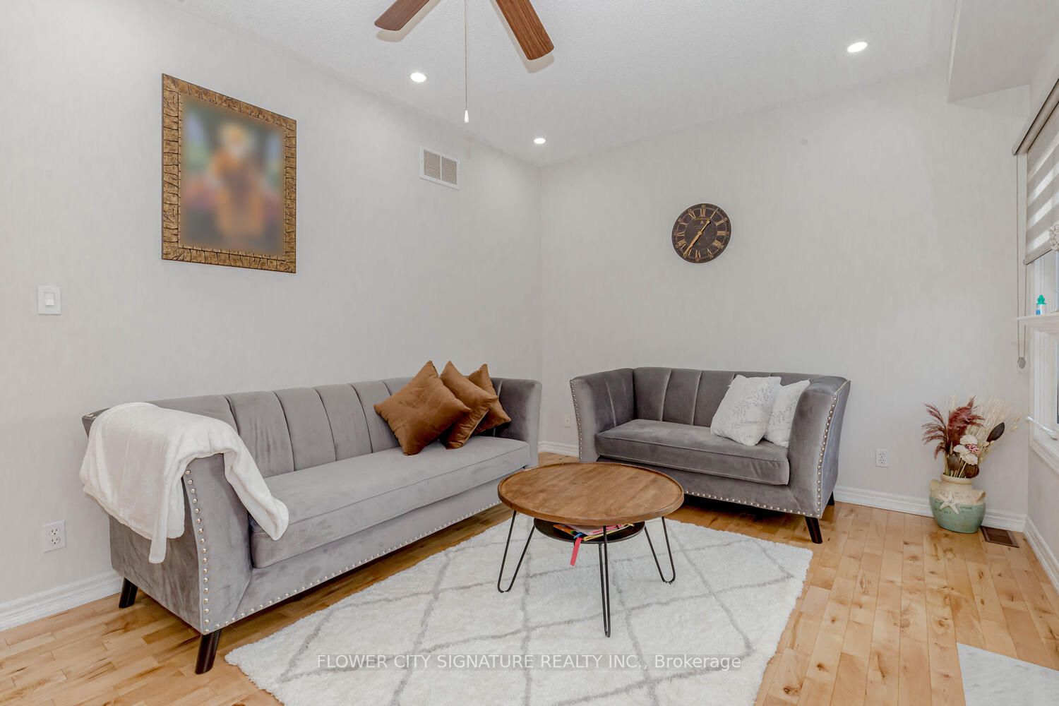 1105 Field Dr