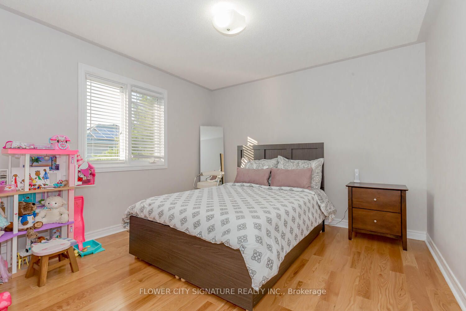 1105 Field Dr