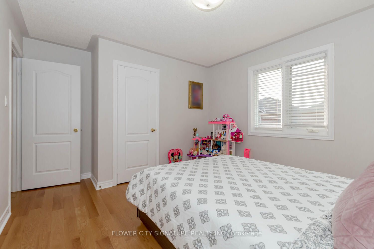 1105 Field Dr