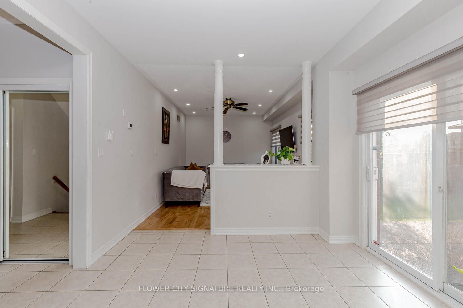 1105 Field Dr