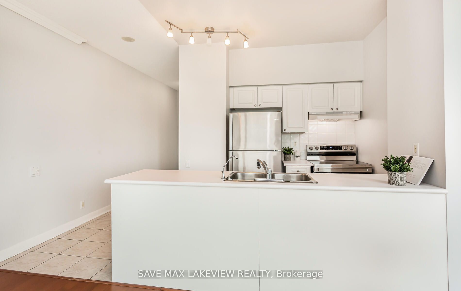 2067 Lake Shore Blvd W, #601