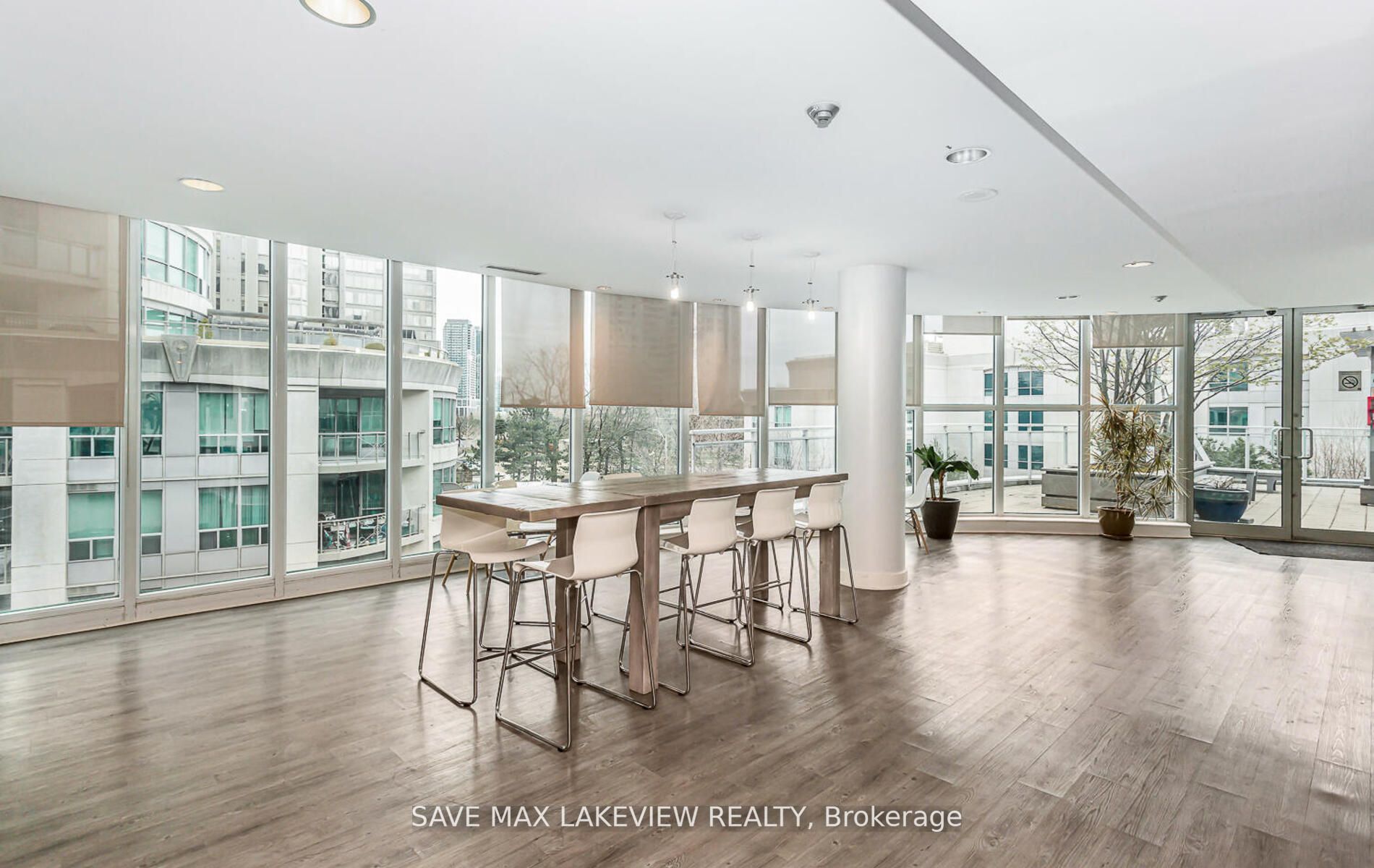 2067 Lake Shore Blvd W, #601