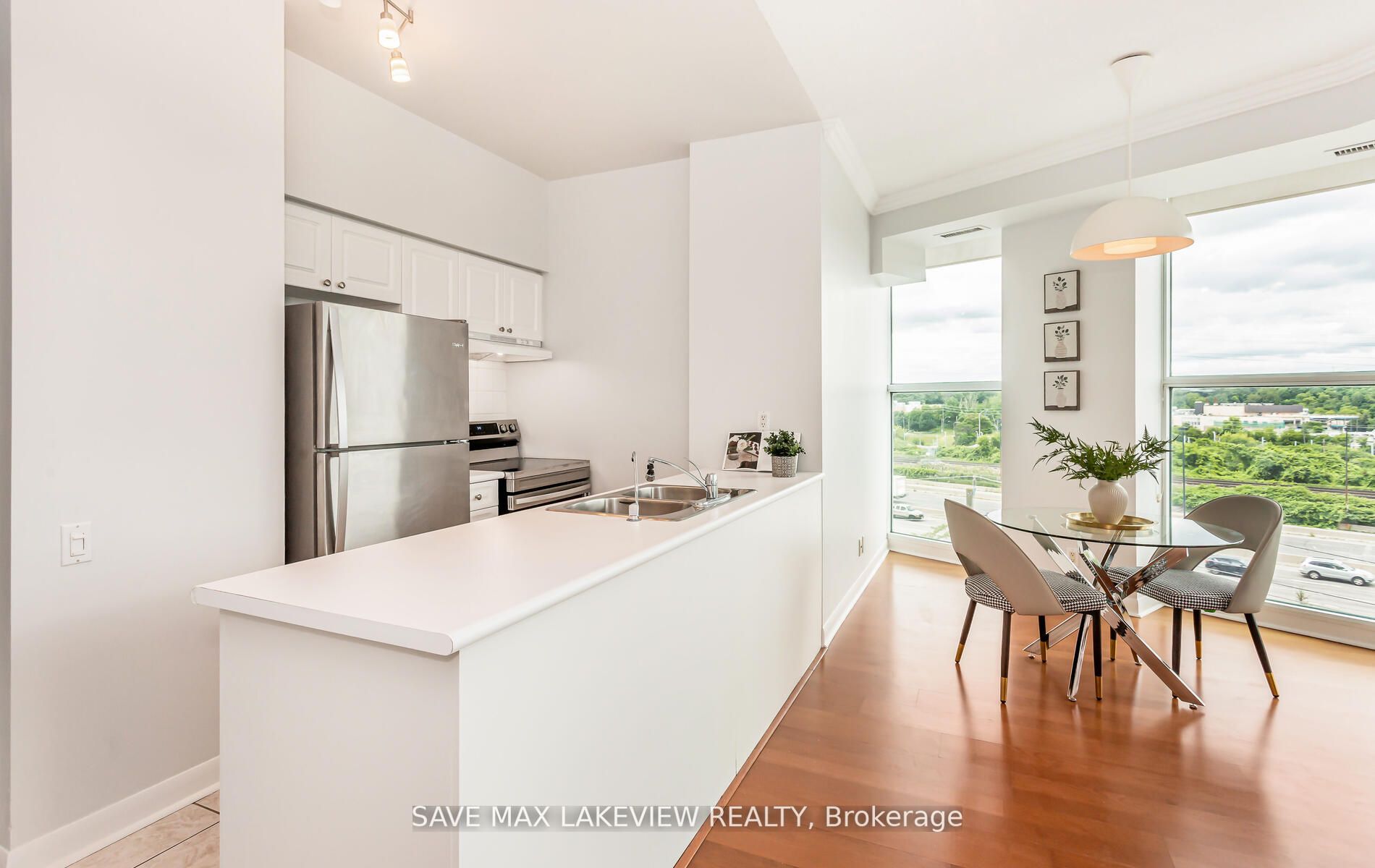 2067 Lake Shore Blvd W, #601