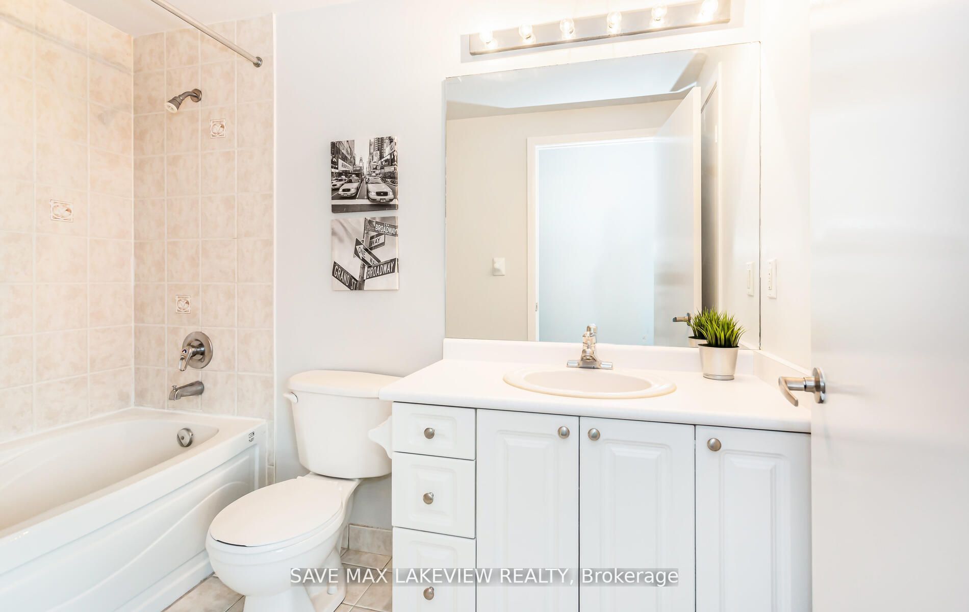 2067 Lake Shore Blvd W, #601