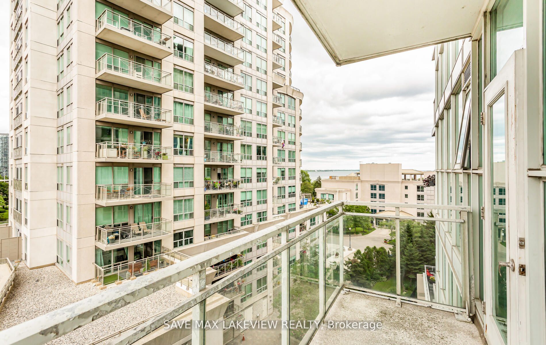 2067 Lake Shore Blvd W, #601