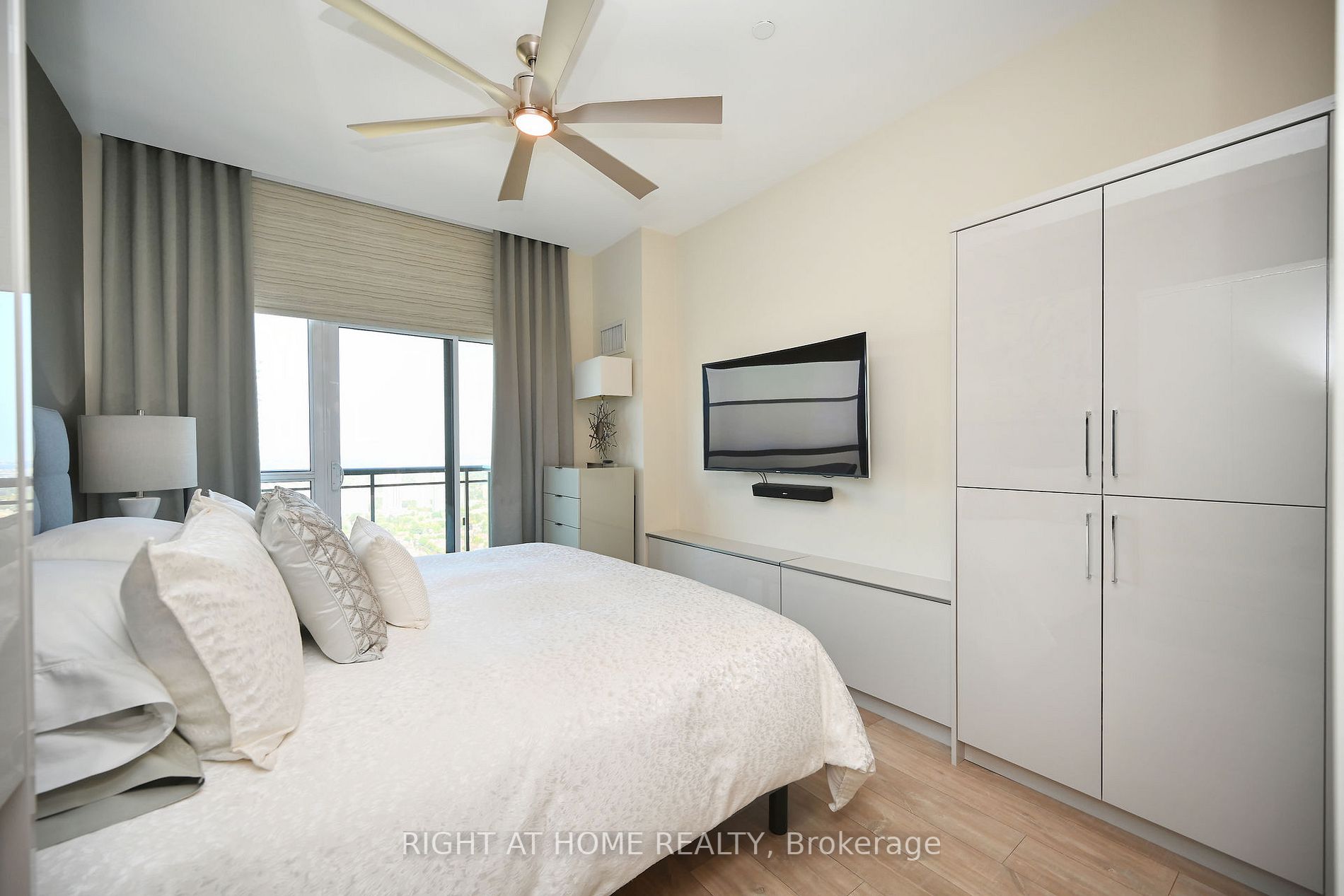 3975 Grand Park Dr, #4801