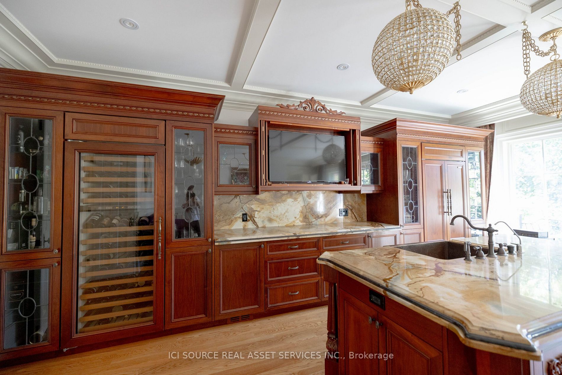 246 Riverside Dr