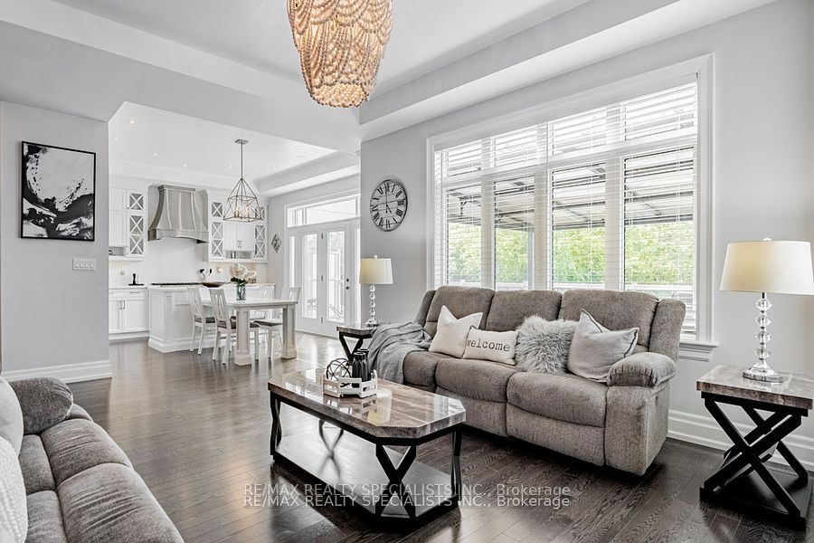 5 West Branch Dr