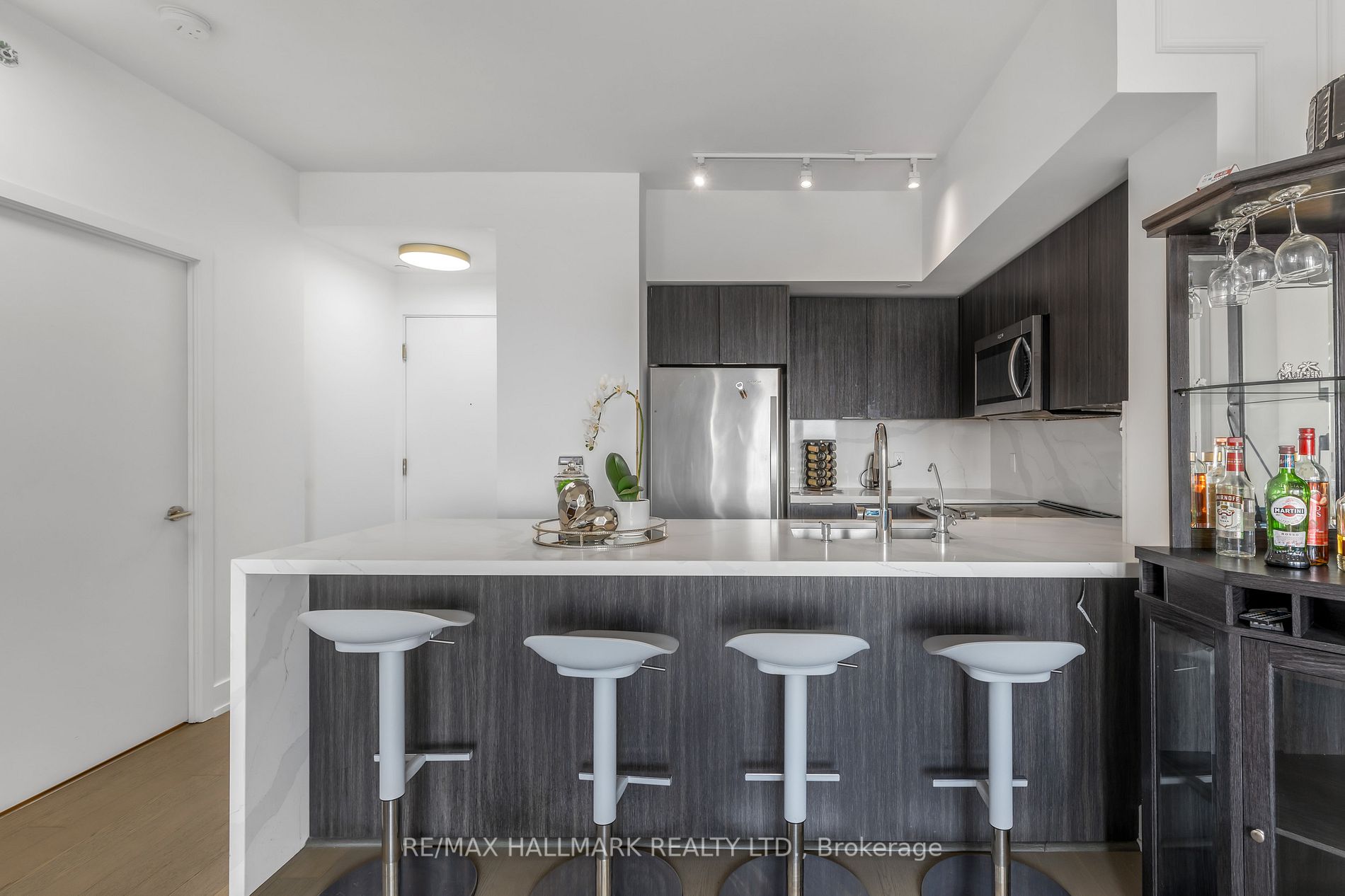 20 Shore Breeze Dr, #1401