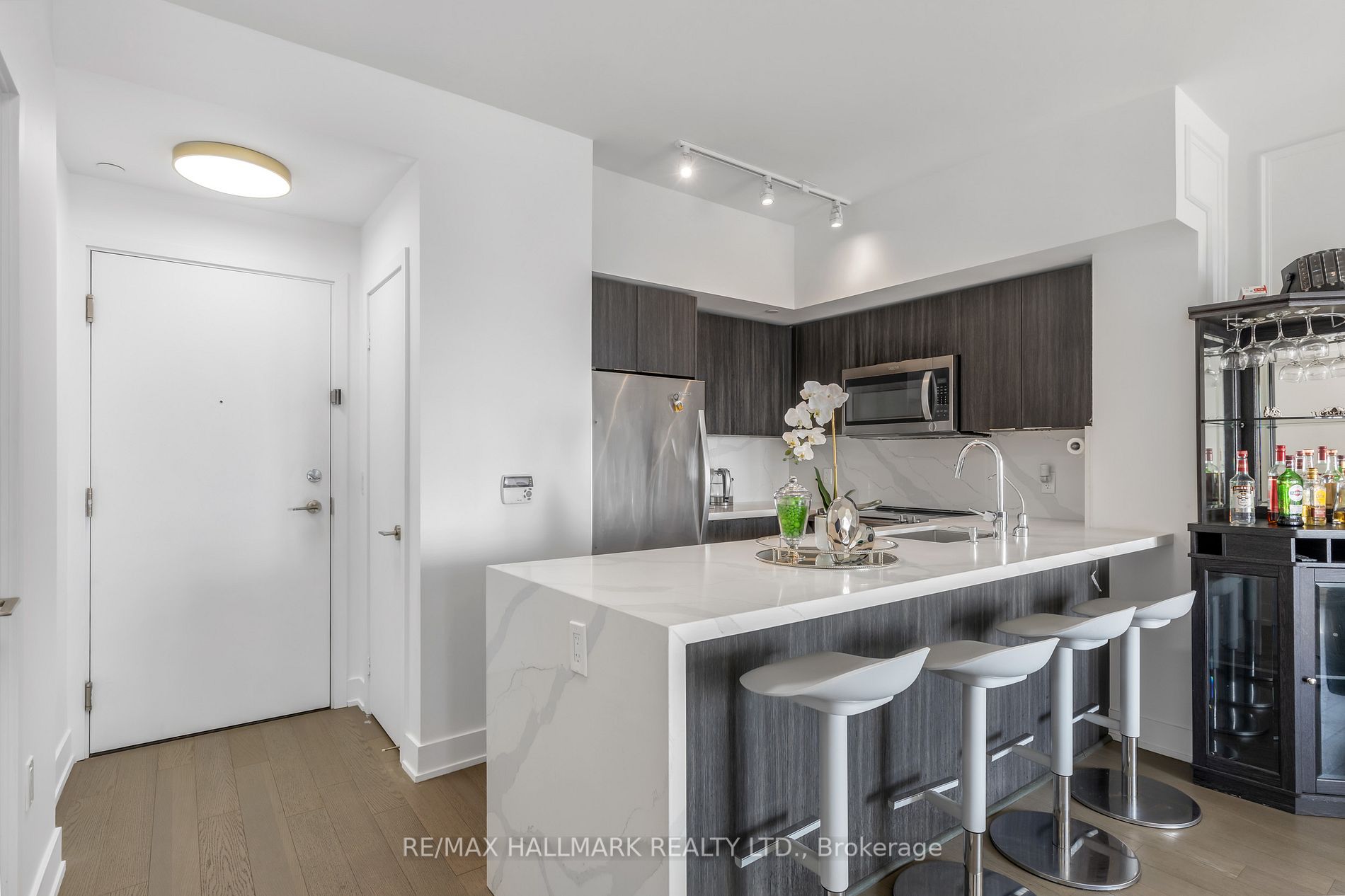 20 Shore Breeze Dr, #1401