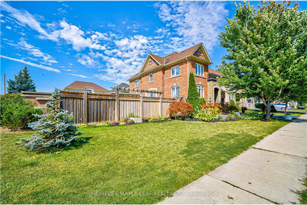 2 Dunegrass Way, Brampton