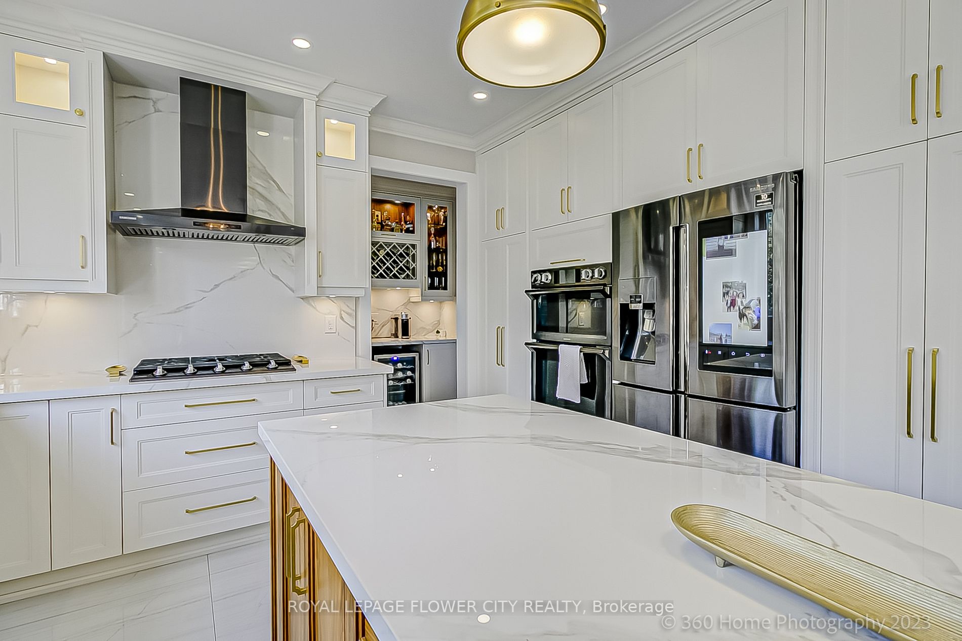 98 Treeline Blvd