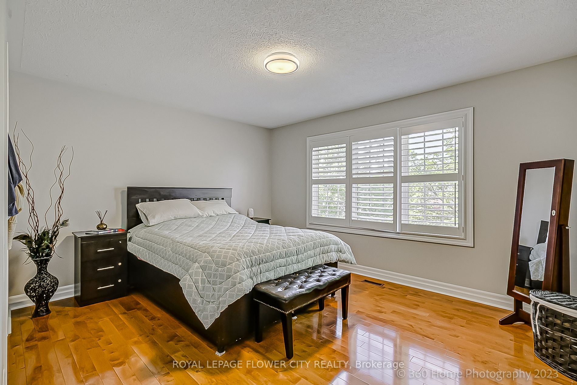 98 Treeline Blvd