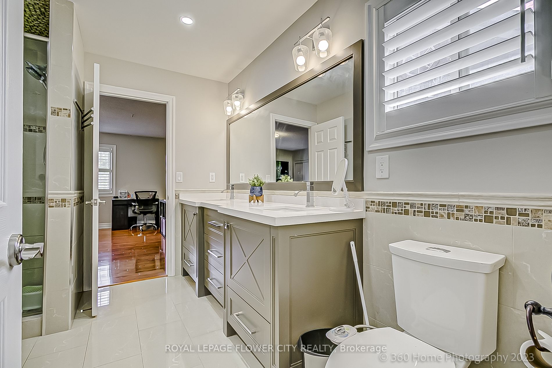 98 Treeline Blvd