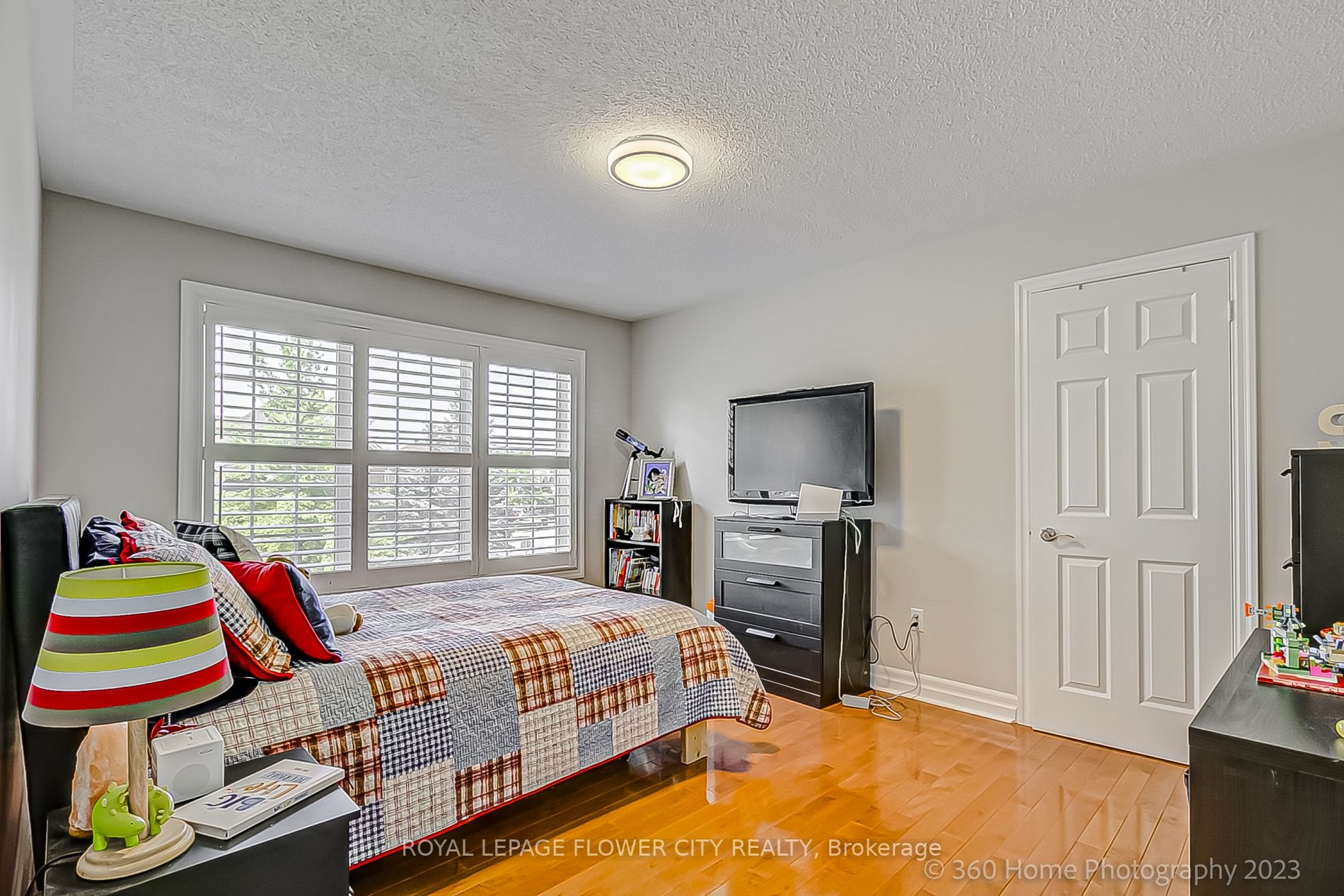 98 Treeline Blvd