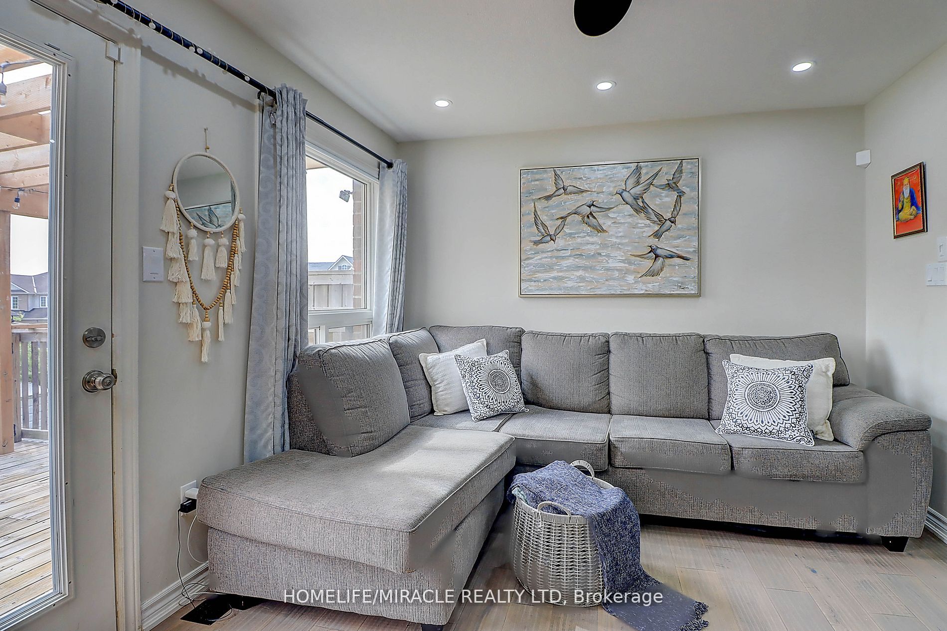 58 James Arnott Crescent