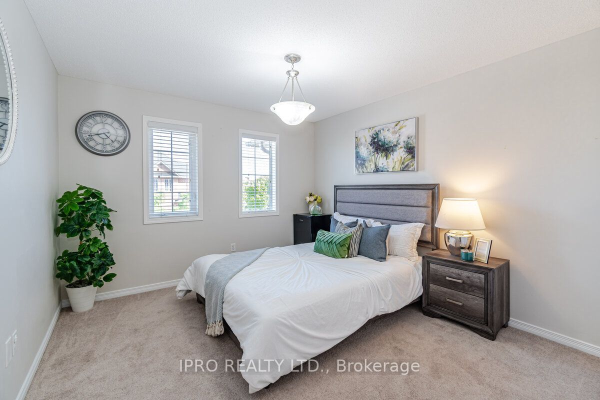 417 Hobbs Crescent