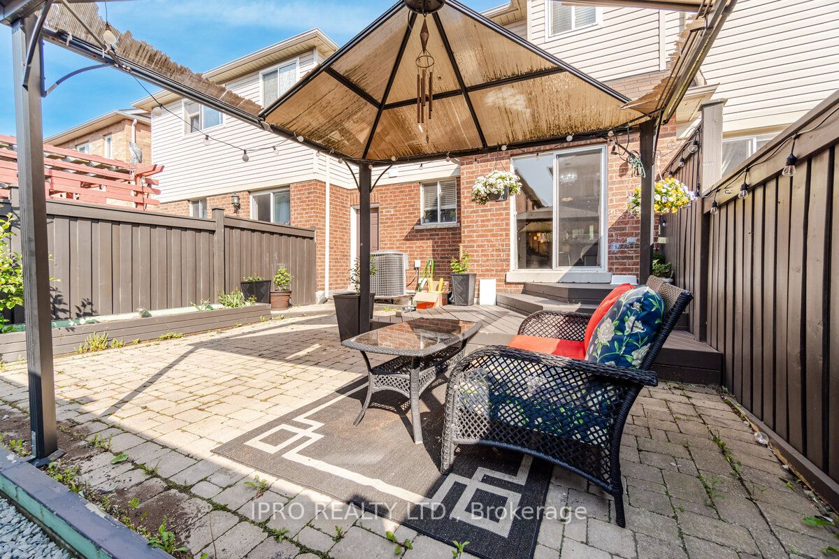 417 Hobbs Crescent