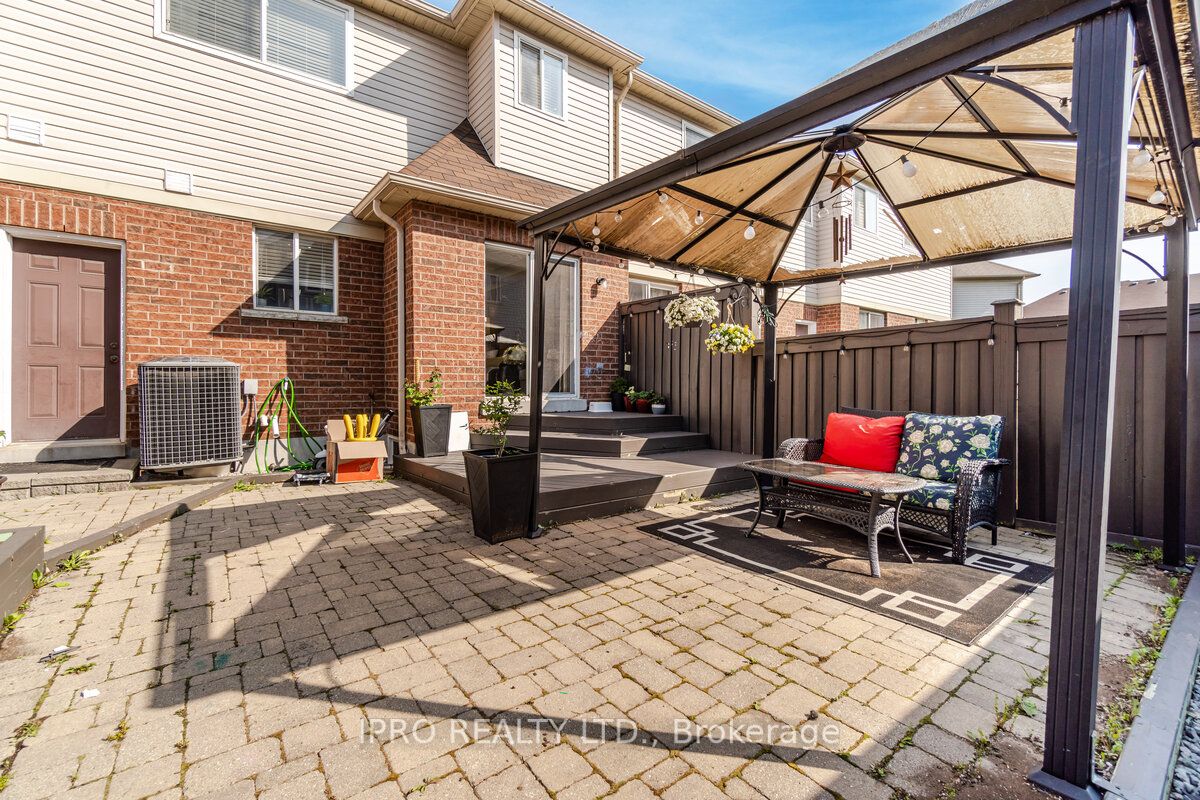 417 Hobbs Crescent