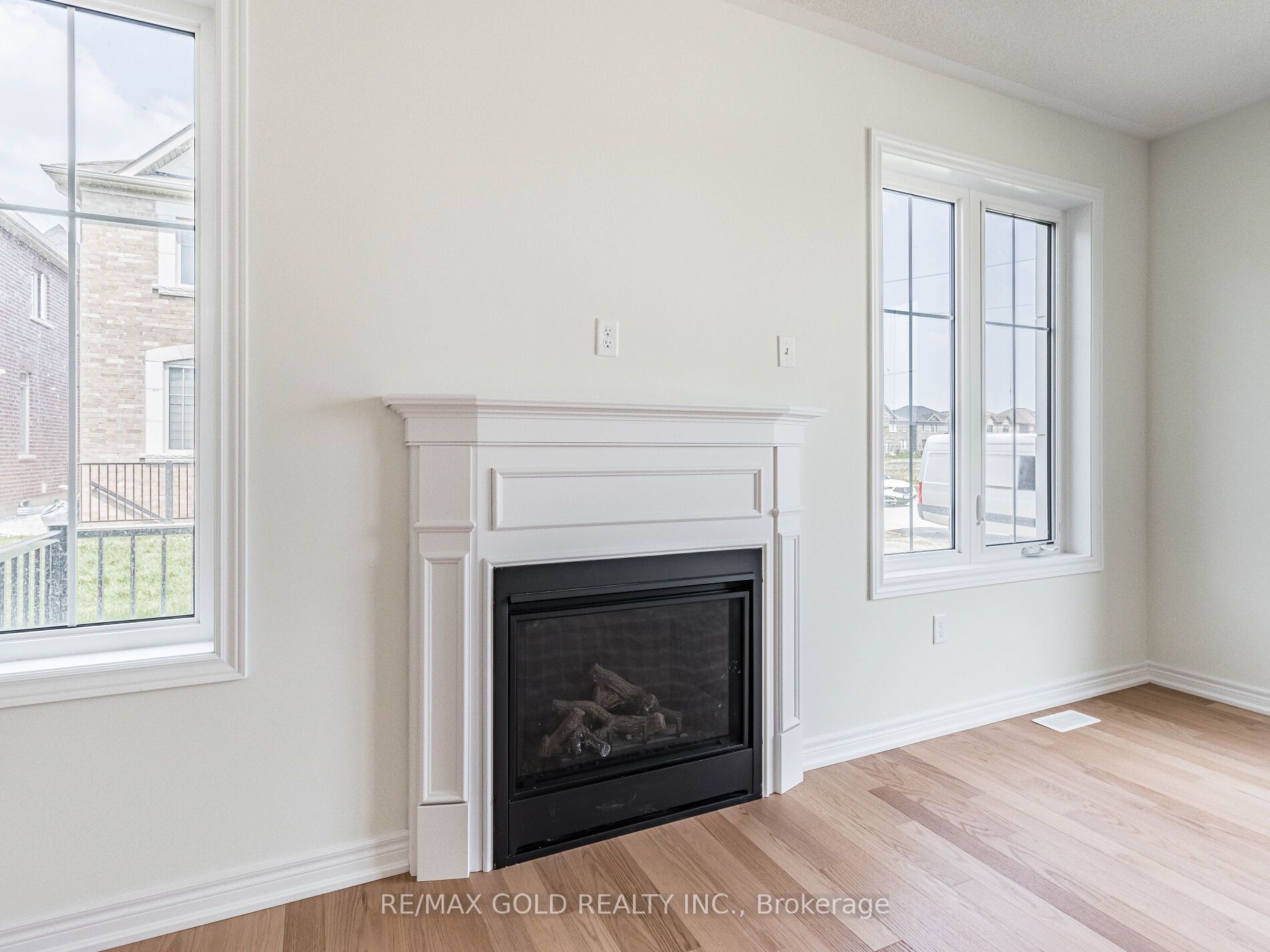 562 Brisdale Dr