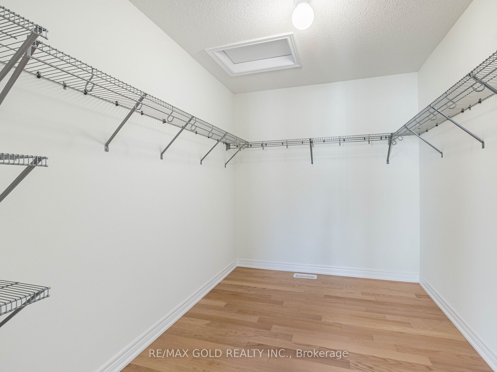 562 Brisdale Dr