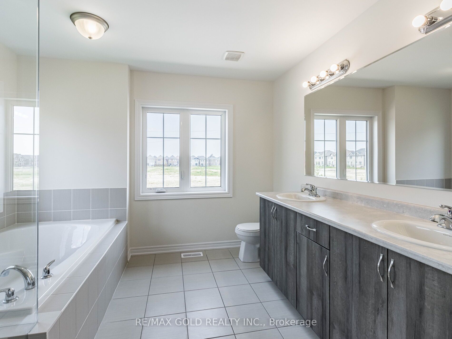 562 Brisdale Dr