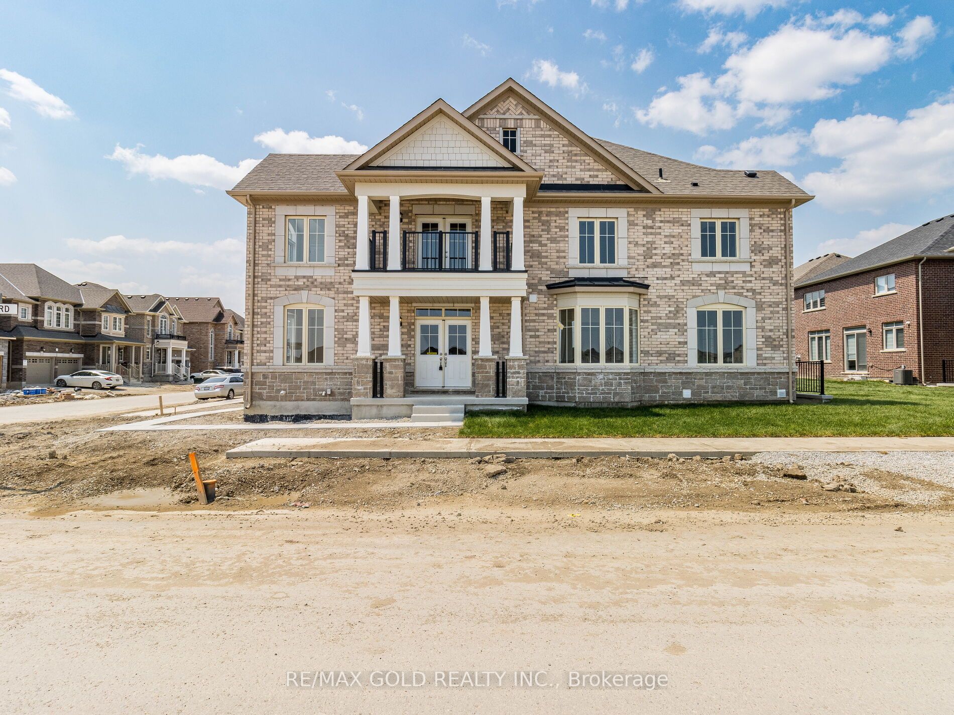 562 Brisdale Dr