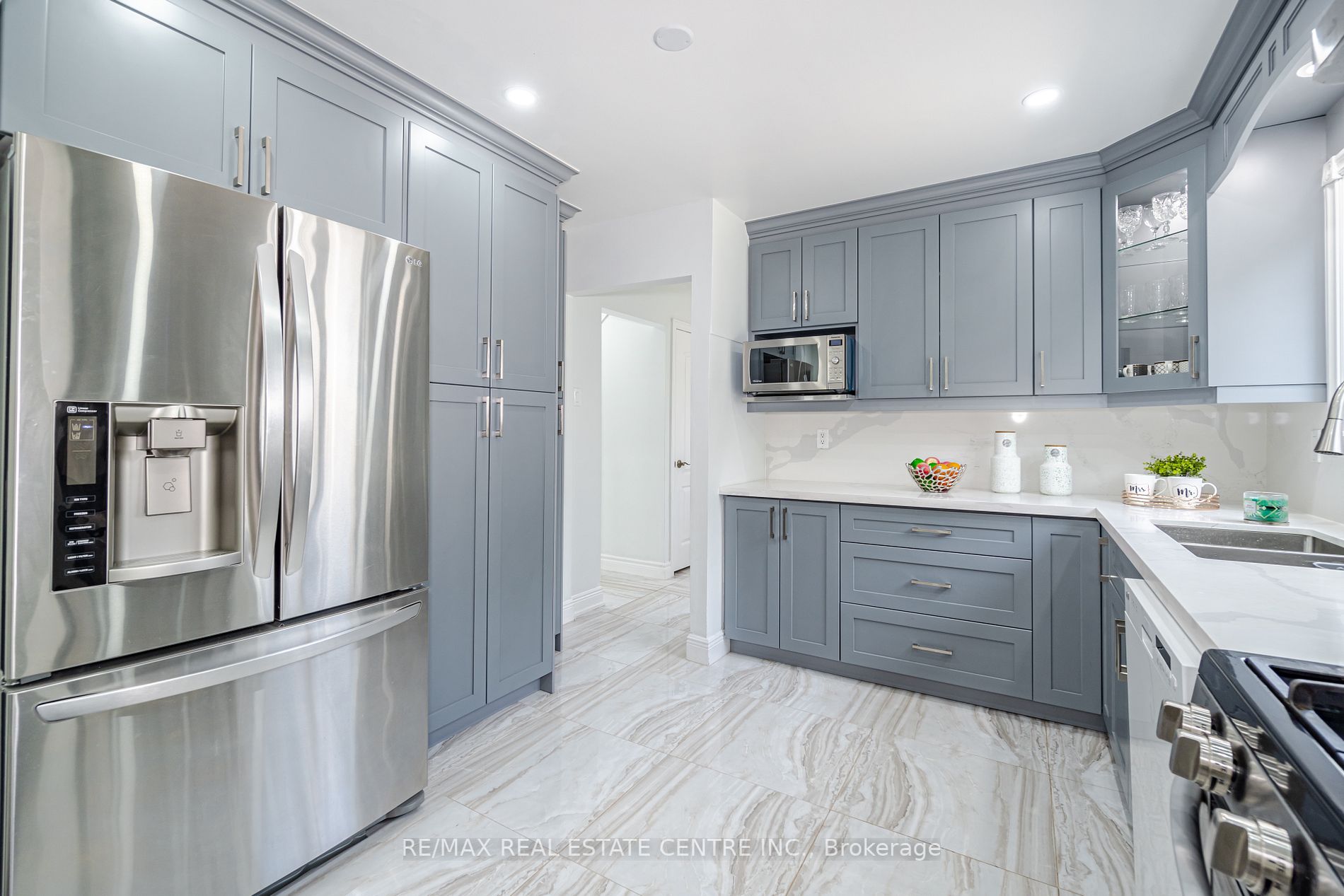 229 Archdekin Dr