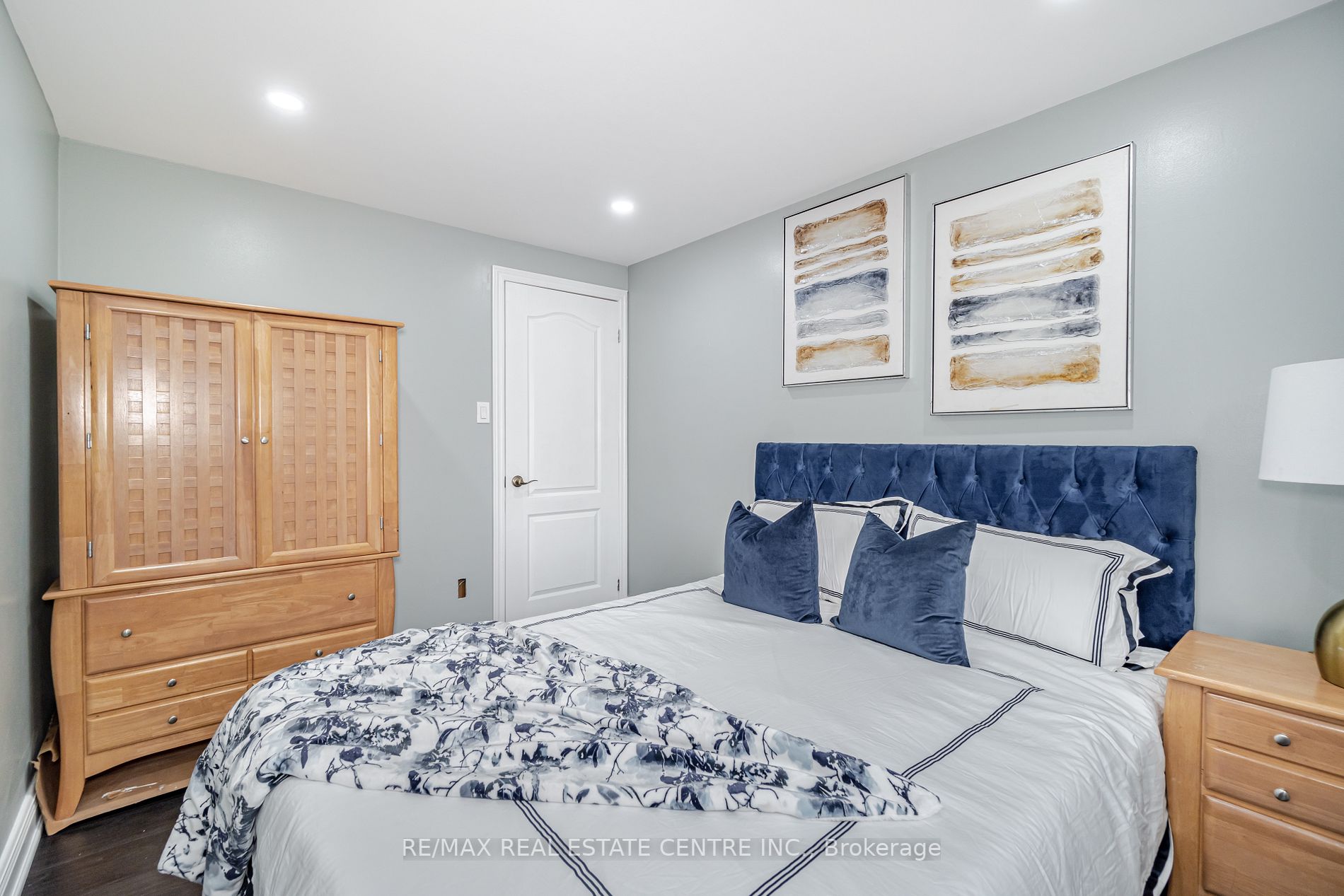 229 Archdekin Dr