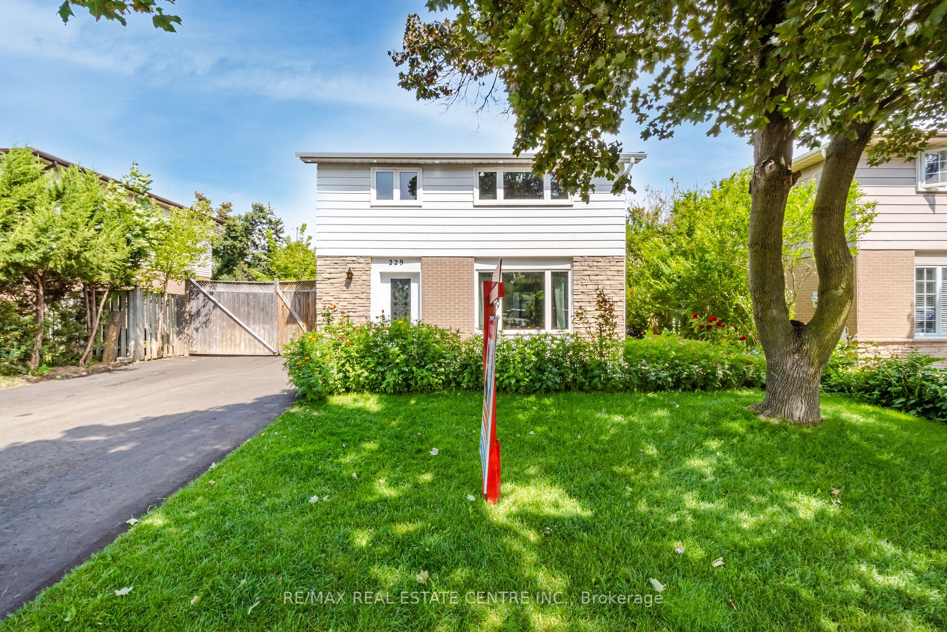 229 Archdekin Dr