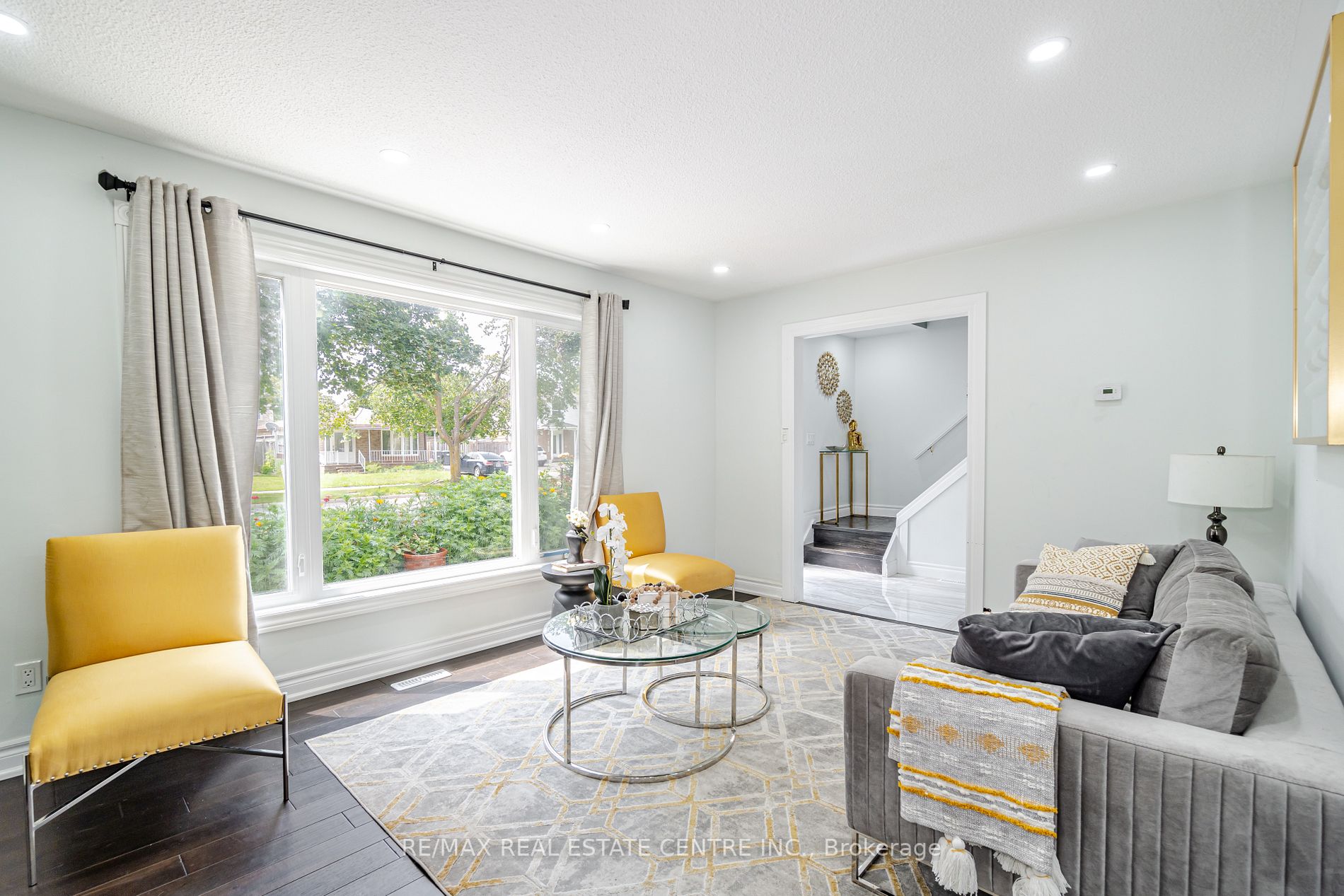 229 Archdekin Dr