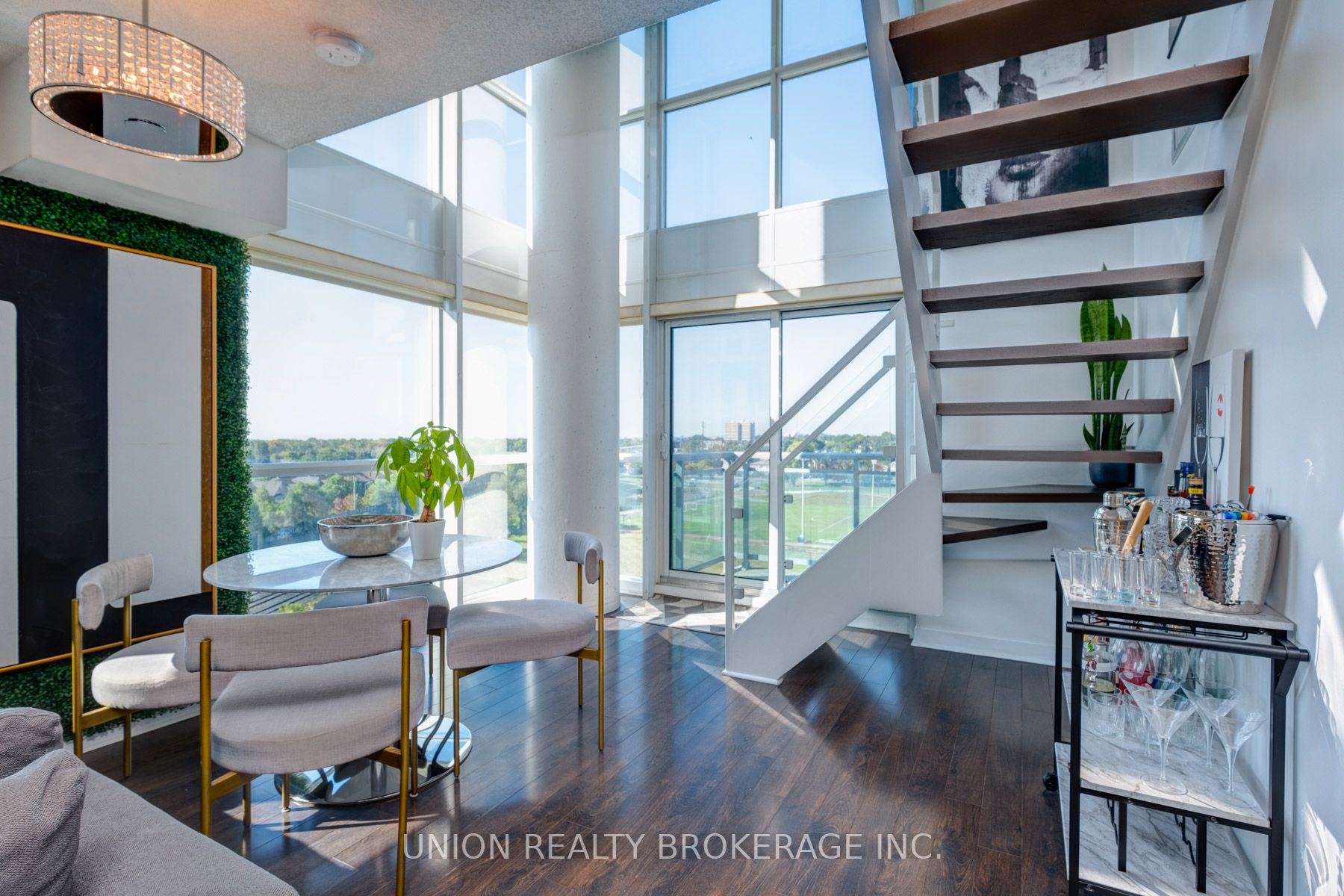 155 Legion Road N, #905
