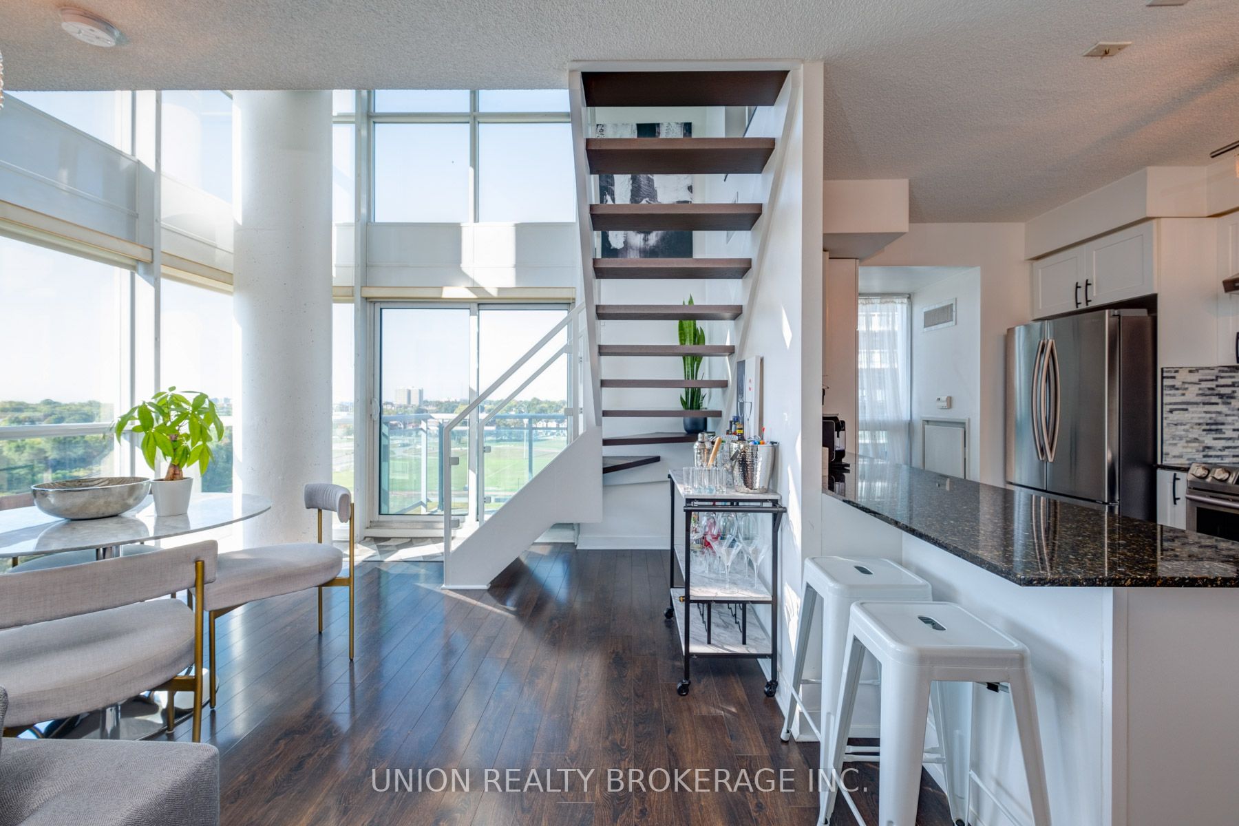 155 Legion Road N, #905