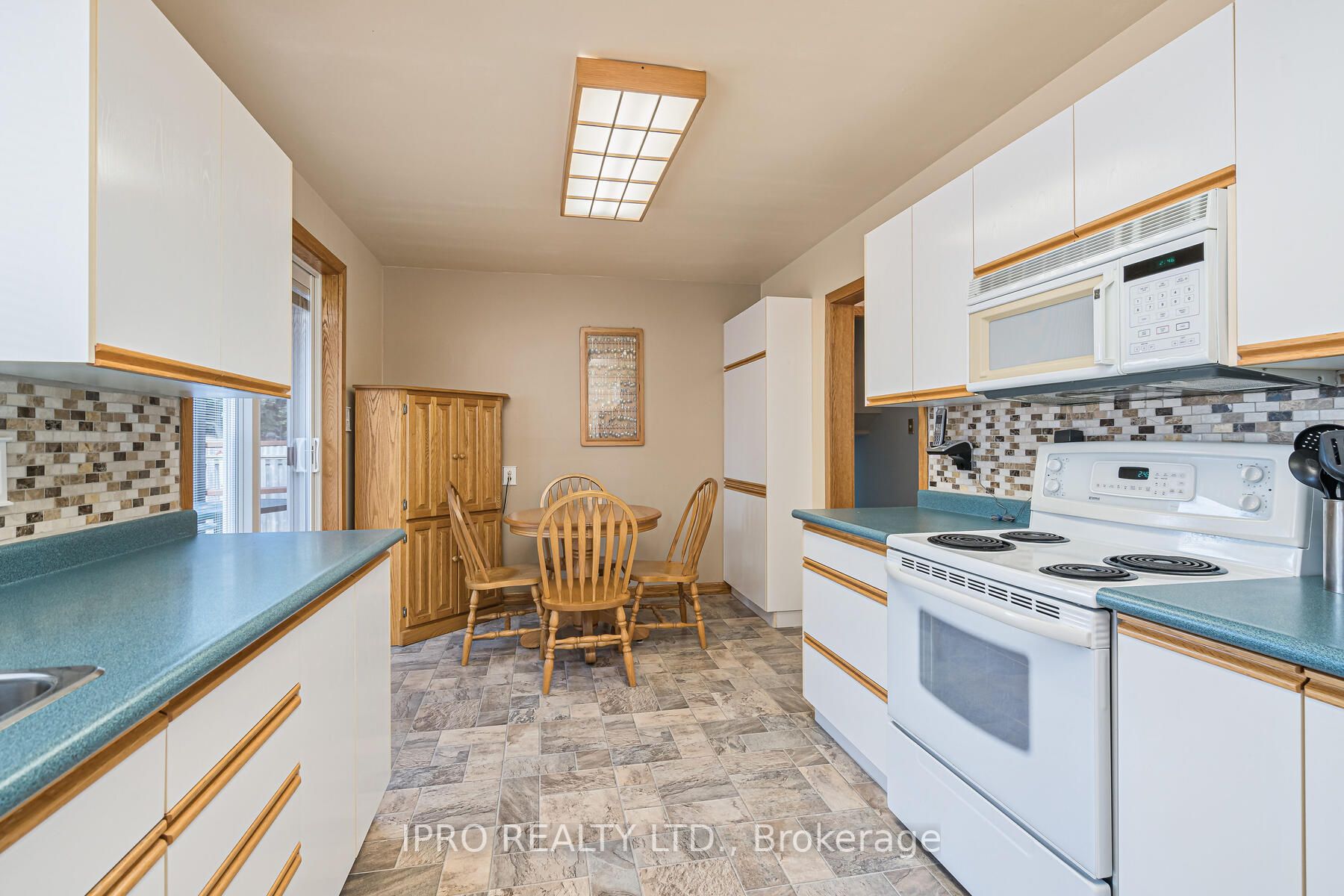 27 Eleanor Cres