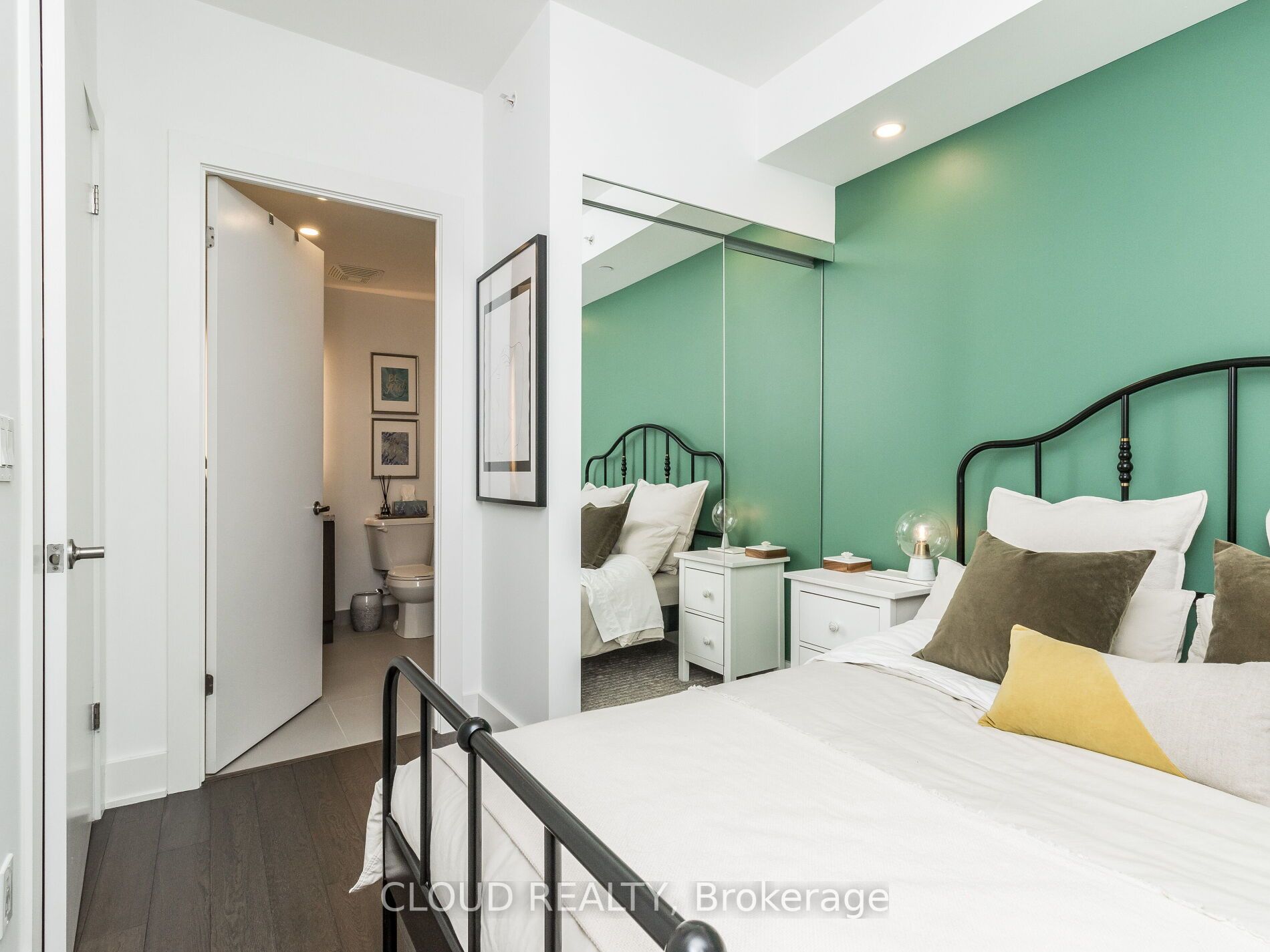 5220 Dundas Street, #D620