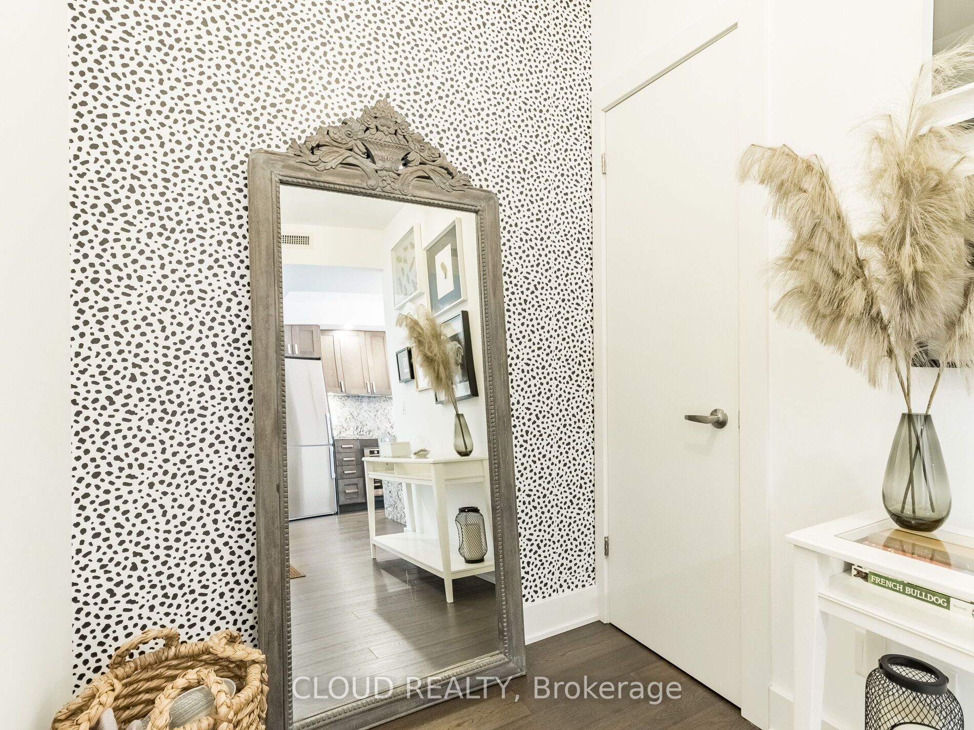 5220 Dundas Street, #D620