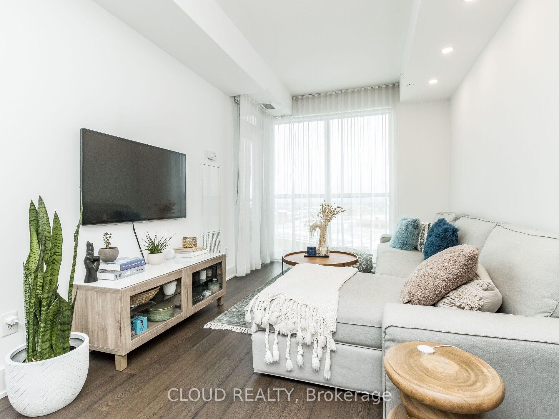 5220 Dundas Street, #D620