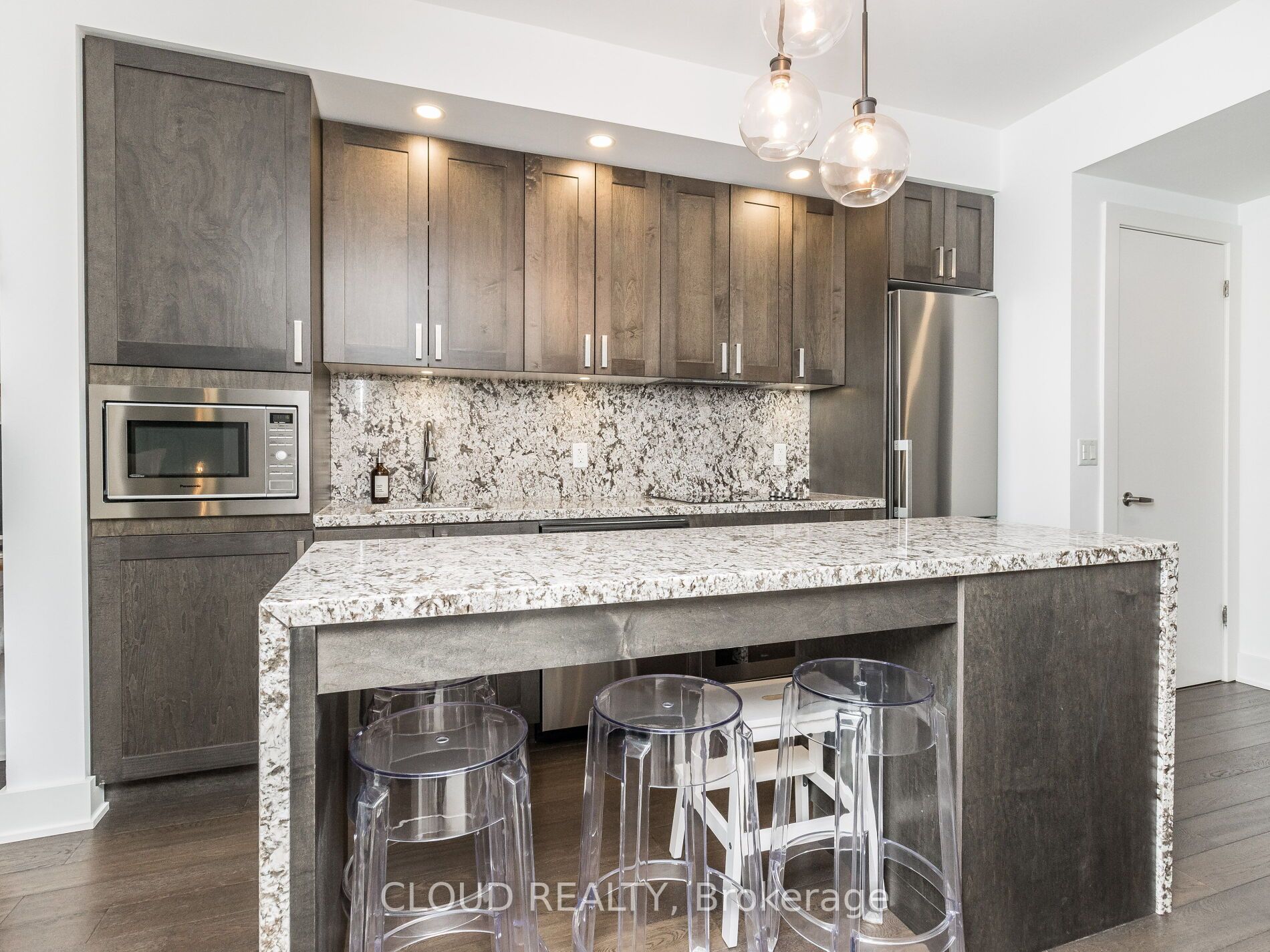 5220 Dundas Street, #D620
