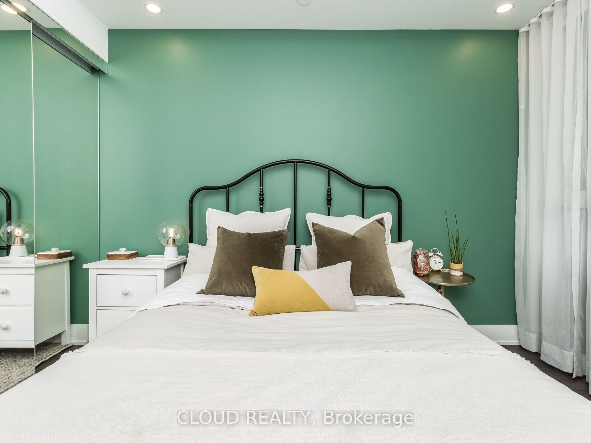 5220 Dundas Street, #D620