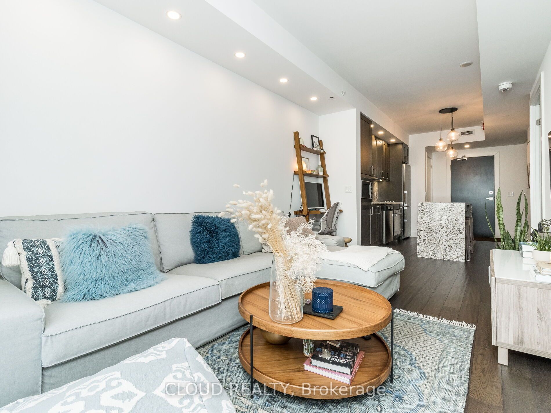 5220 Dundas Street, #D620
