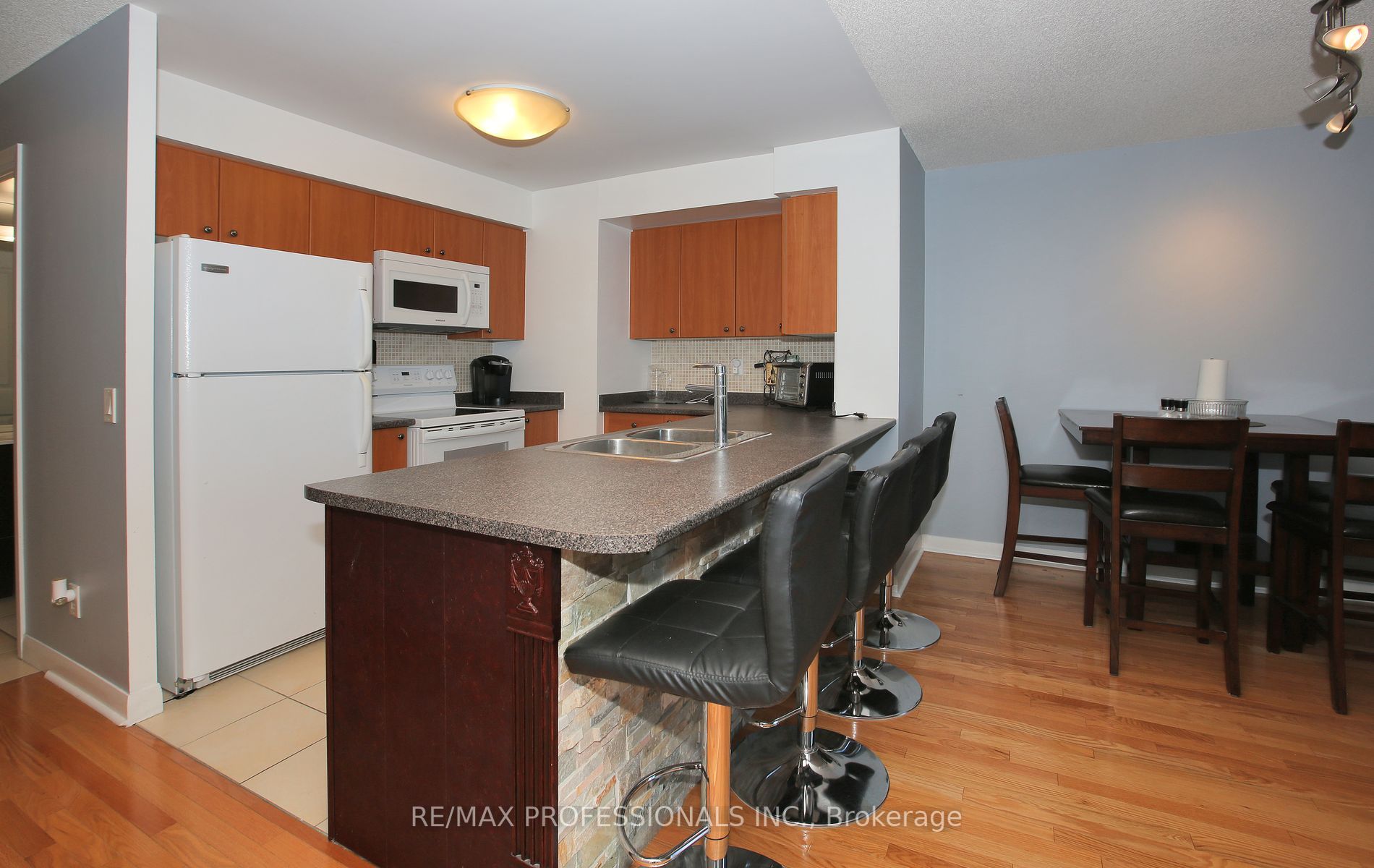 235 Sherway Gardens Rd, #306