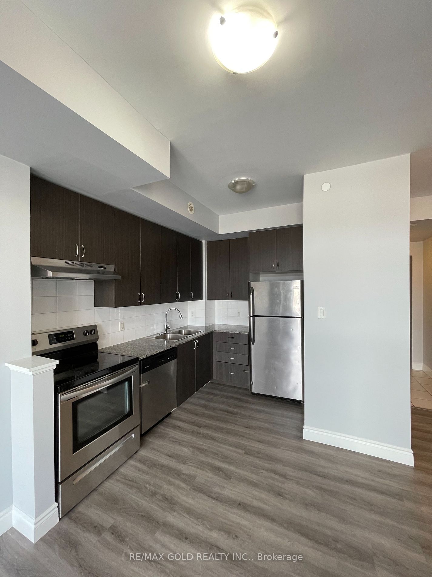 50 Sky Harbour Dr, #304