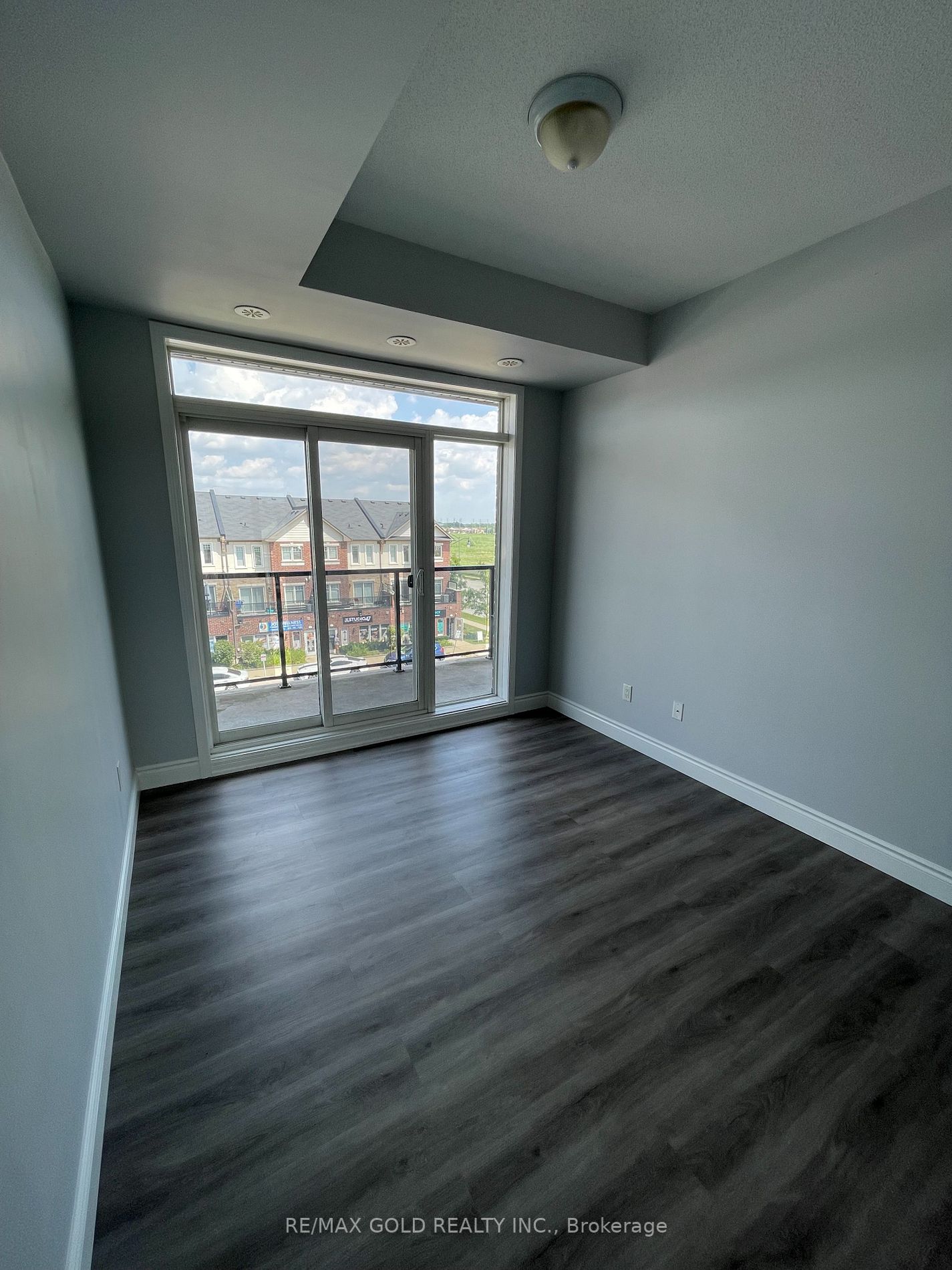 50 Sky Harbour Dr, #304