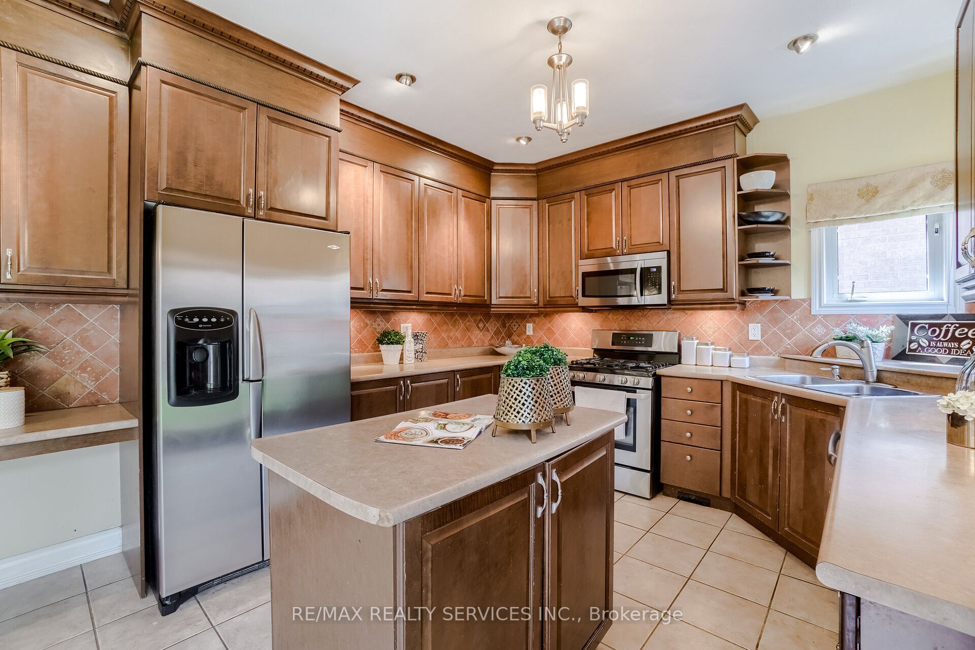 12 Mount Royal Circ