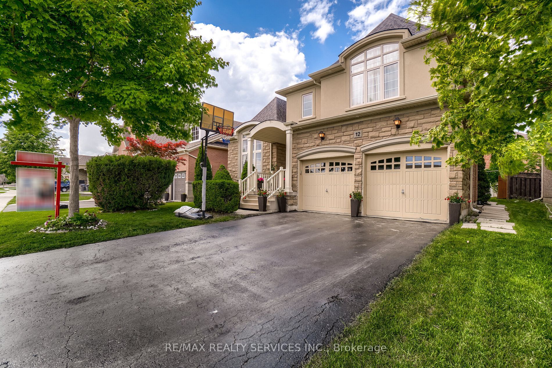 12 Mount Royal Circ