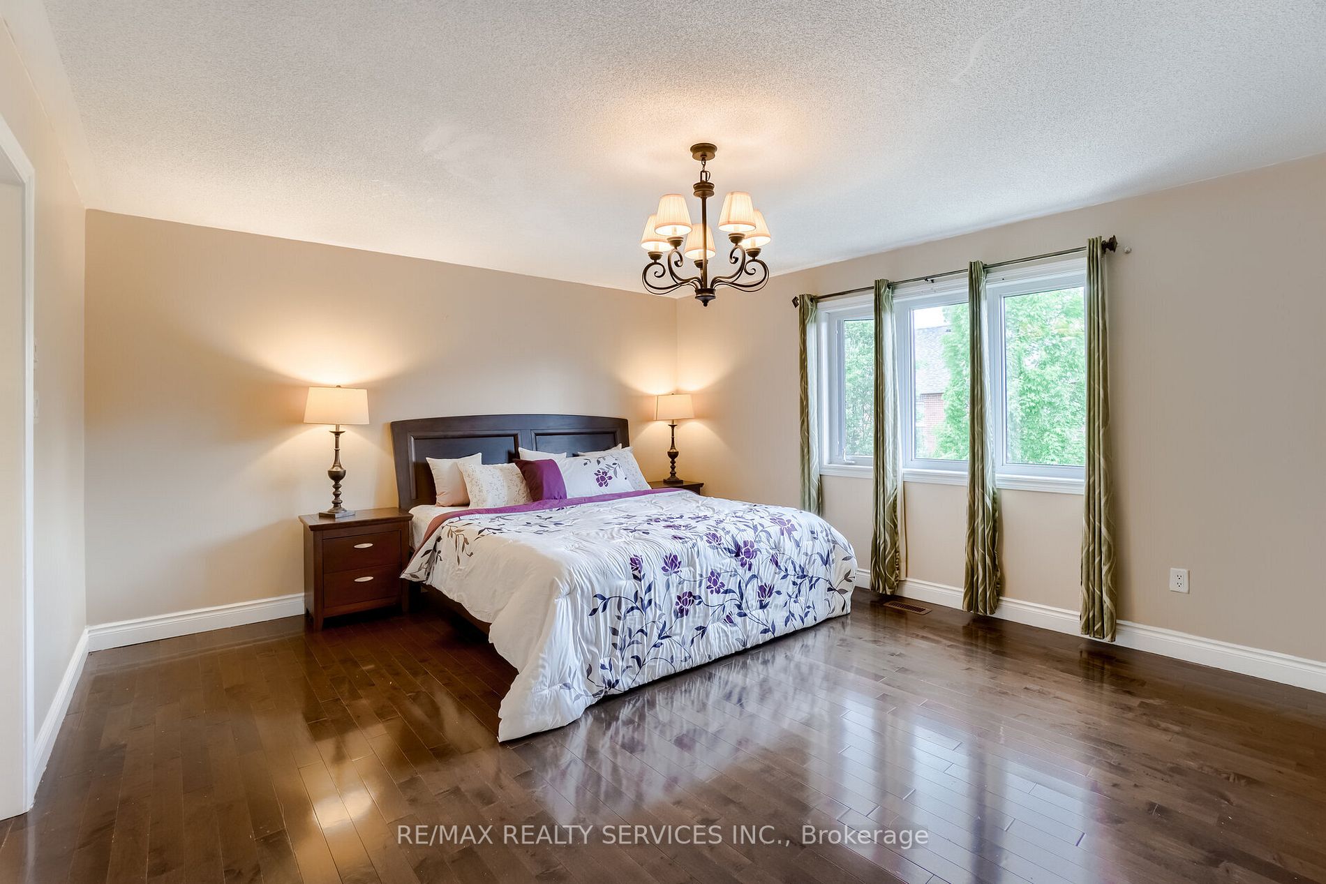 12 Mount Royal Circ