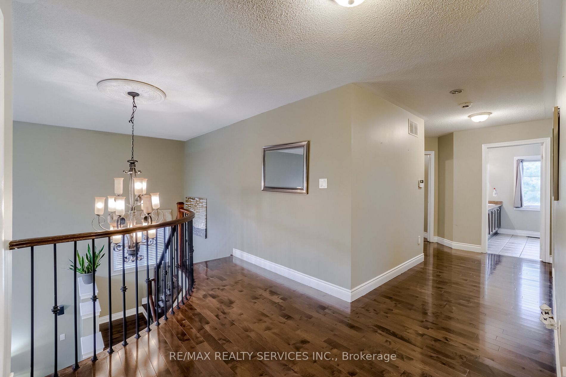 12 Mount Royal Circ