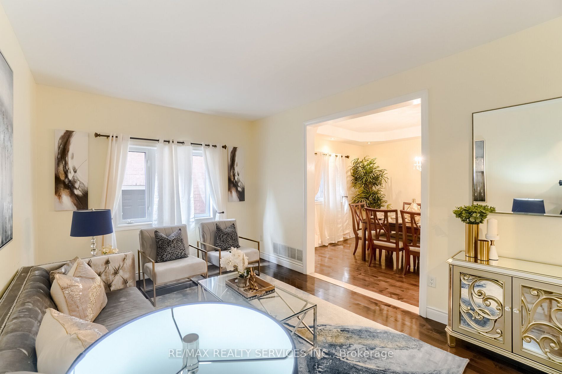 12 Mount Royal Circ